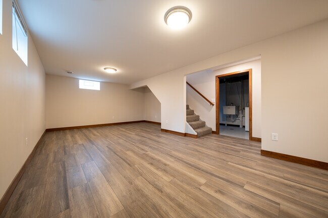 Building Photo - 10932 Russell Ave S