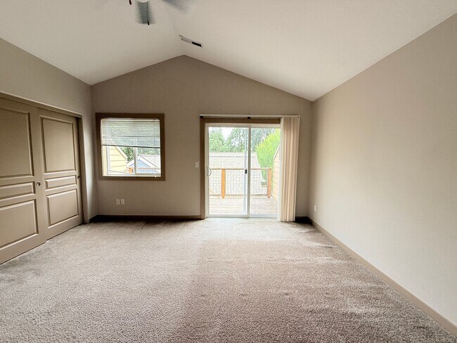 Building Photo - 9554 SW 153rd Ave