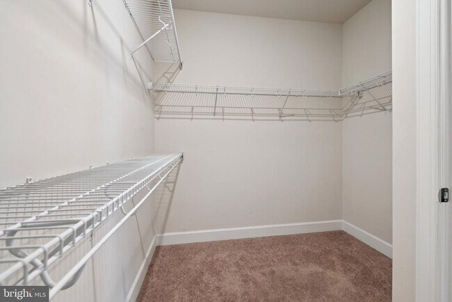 Building Photo - 14921 River Walk Way