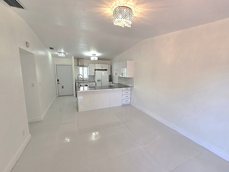 Building Photo - 20845 Grouper Dr