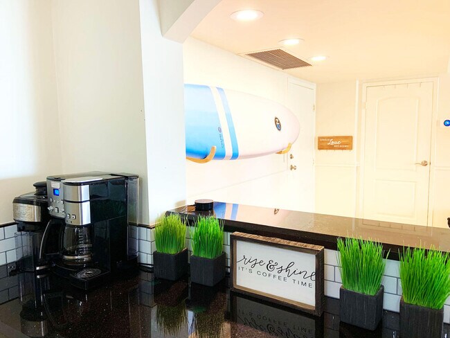 Building Photo - 3546 S Ocean Blvd