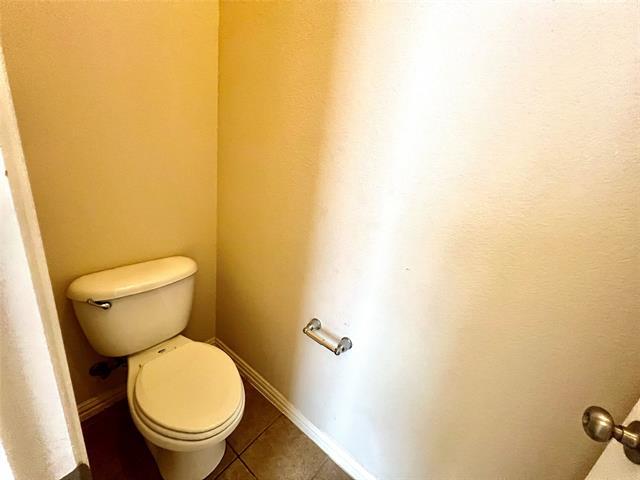 Building Photo - 5201 Pinewood Dr