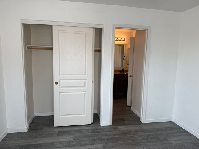 Building Photo - 2712 E Denim Trail