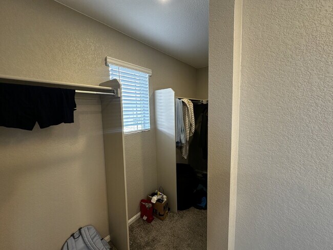 Building Photo - Available May! Beautiful home in Murphy Creek!