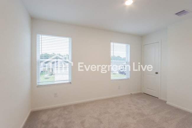 Building Photo - 31428 Moore Rd