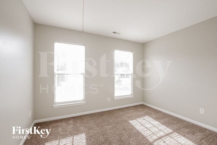 Building Photo - 2022 Bridleside Dr