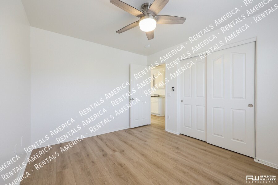 Building Photo - 2238 E Bel Air Ln