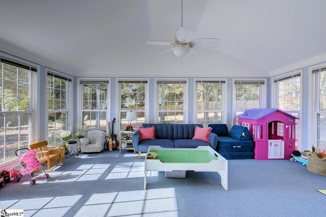 Building Photo - 104 Middle Brook Rd