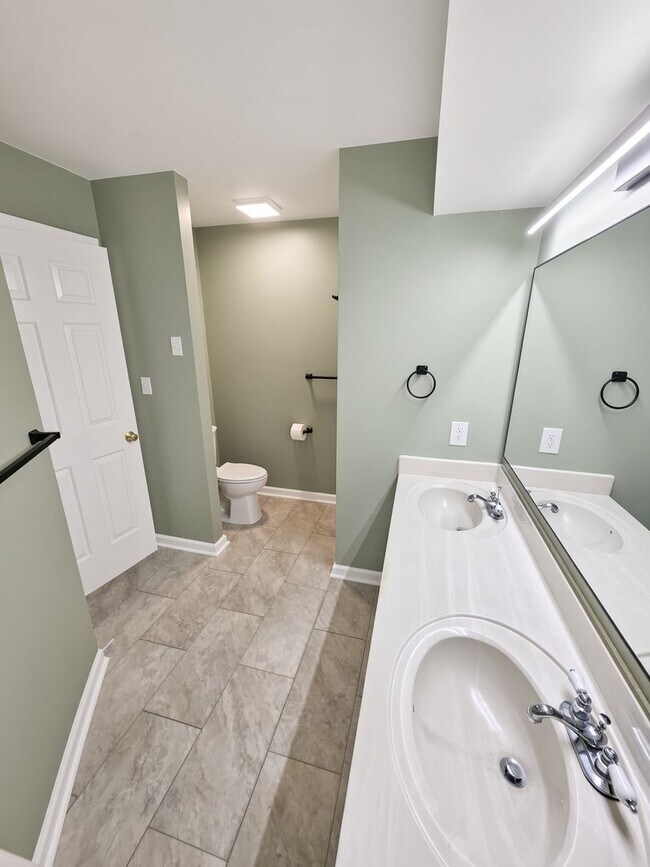 Building Photo - 413 Saddle Ct