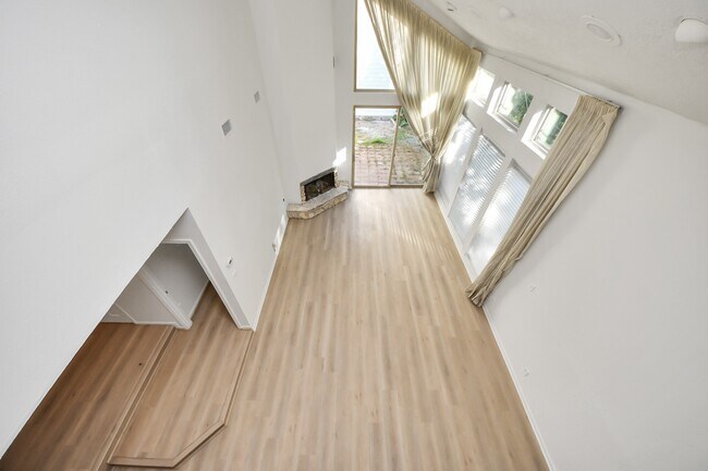 Building Photo - 10743 Boardwalk St