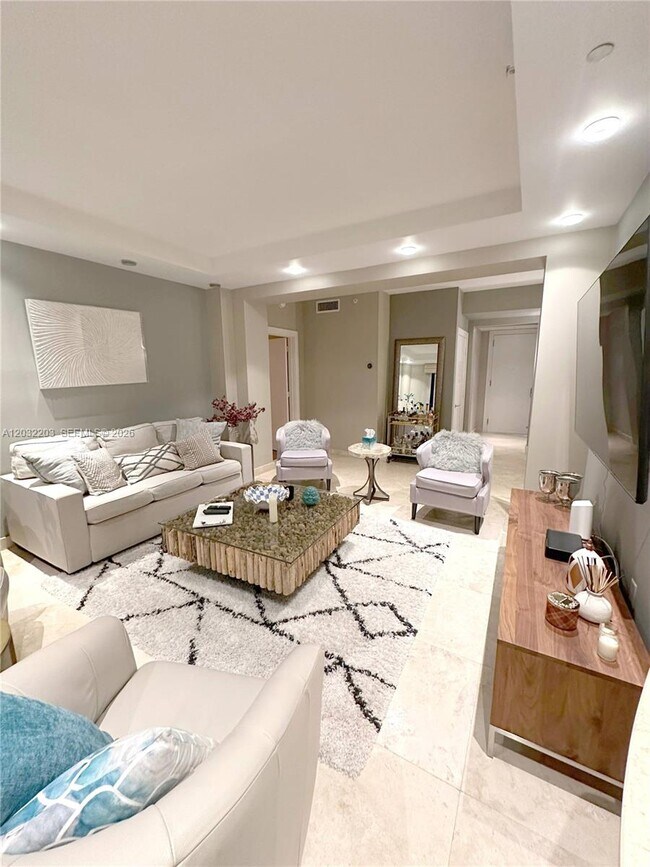 Building Photo - 888 Brickell Key Dr