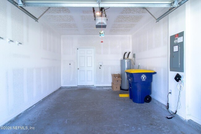 Building Photo - 890 Observatory Pkwy