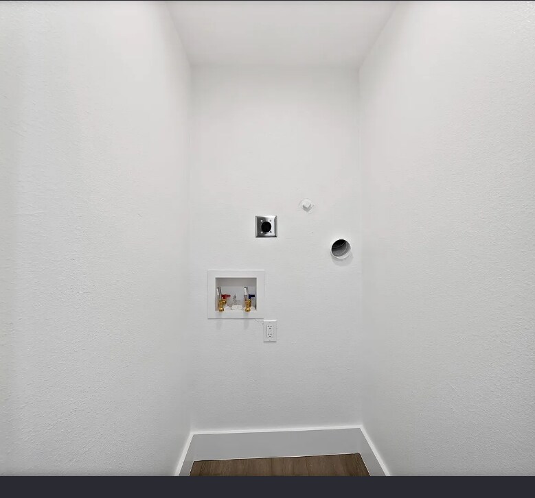 Building Photo - 306 Renfro St