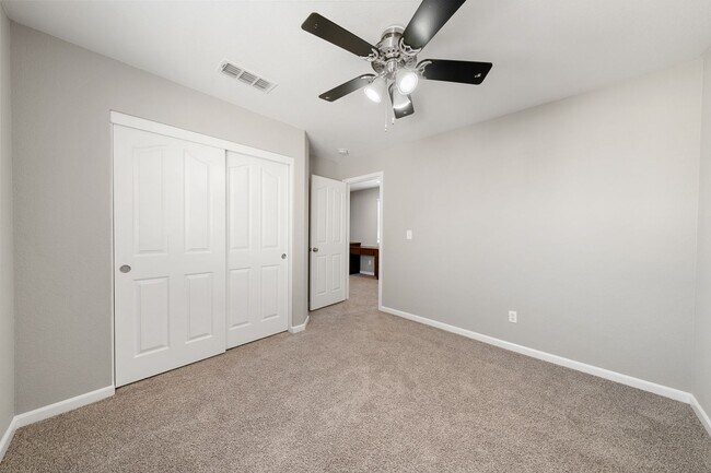 Building Photo - NICE TWO STORY TOWNHOME IN NATOMAS!