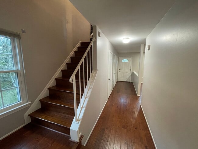 Building Photo - 15039 Cherrywood Dr