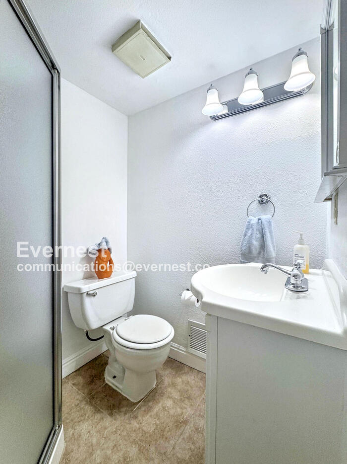 Building Photo - 1150 Inca St