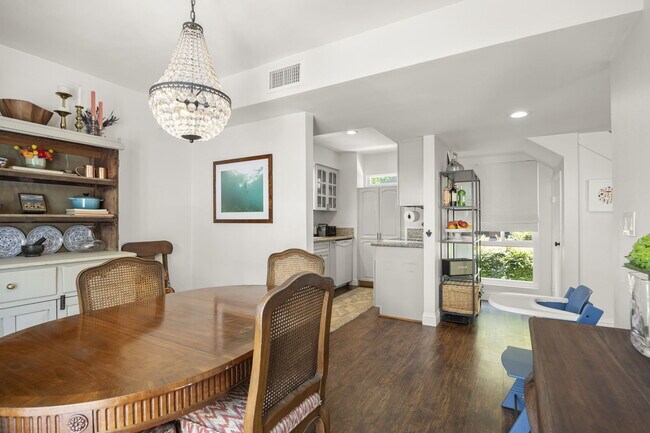 Building Photo - 27462 Country Glen Rd