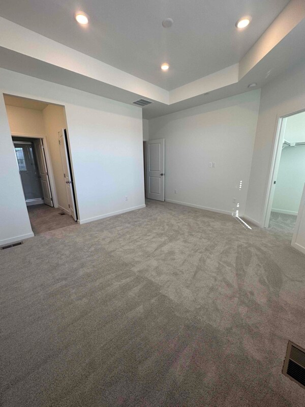 Building Photo - 5418 Euclid Dr