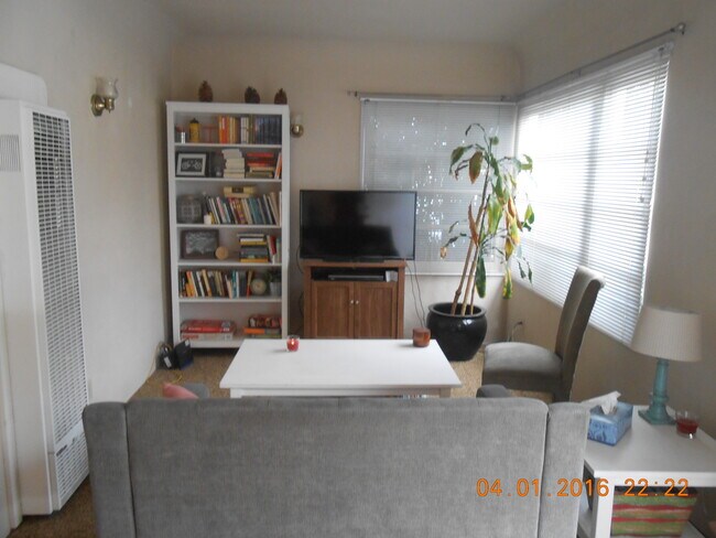 Building Photo - 737 Leff St