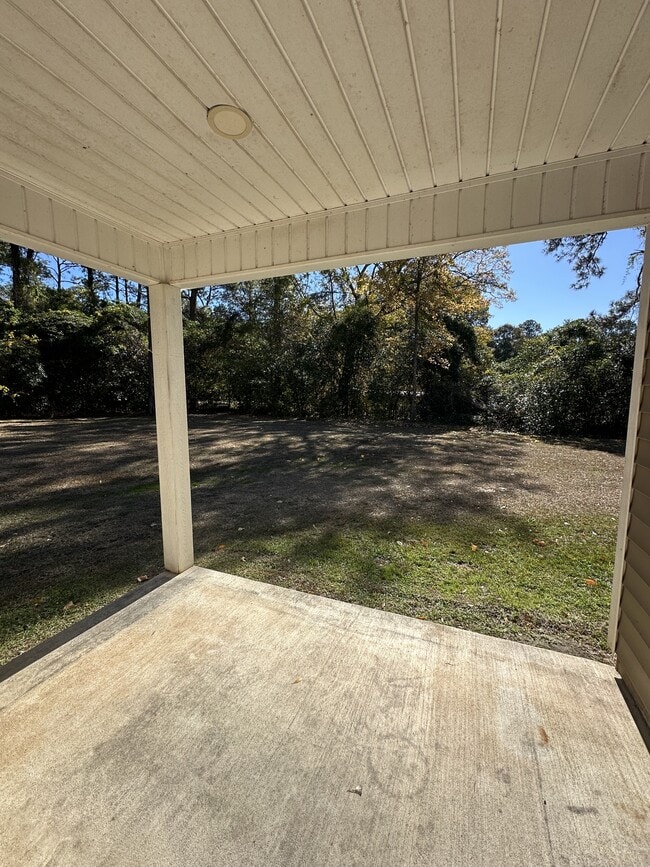 Building Photo - 128 Branch St