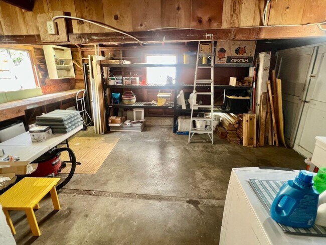 Building Photo - Charming Furnished Home in PG!