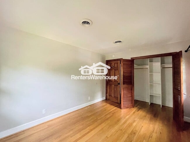 Building Photo - 2925 Duke of York Dr