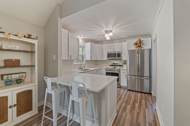 Building Photo - 3Bed/2Bath Lake Monticello Rental