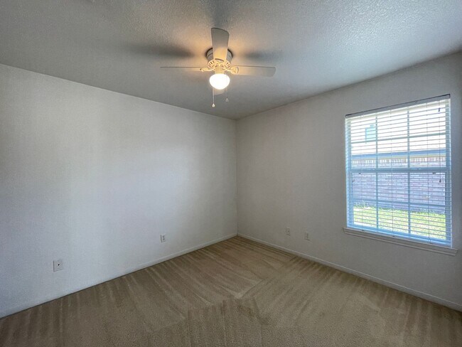 Building Photo - 4205 Capri Dr