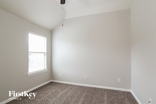 Building Photo - 24462 Sundance Spring Dr