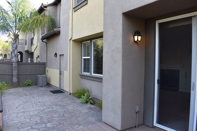 Building Photo - 3 Bedroom 2.5 Bath Townhome in Gated Community of Courtyards at Escala- Mission Valley