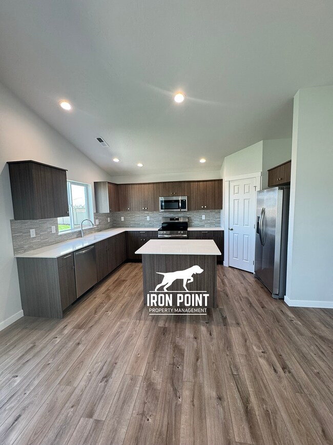 Building Photo - *Move-in Special* Brand New Home w/3 car g...