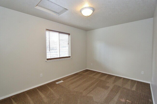 Building Photo - 3240 W Wave Dr