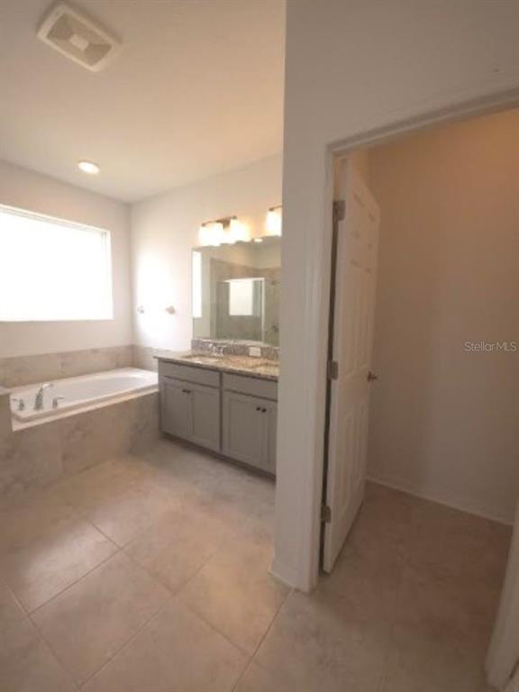 Building Photo - 10715 New Morning Dr