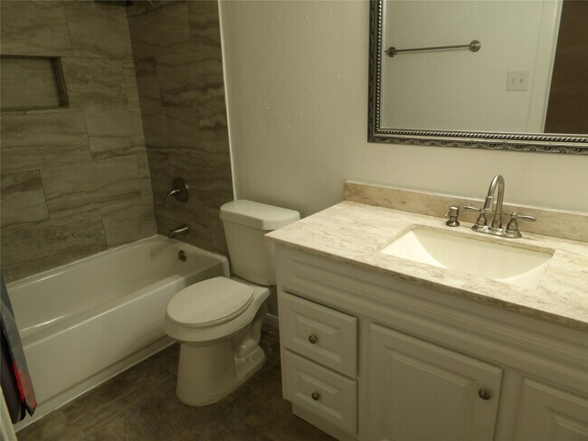 Building Photo - 4705 37th St E