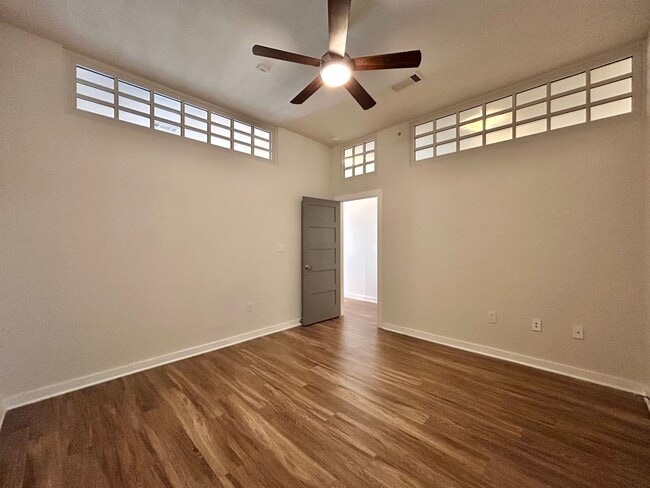 Building Photo - 1900 Barton Springs Rd