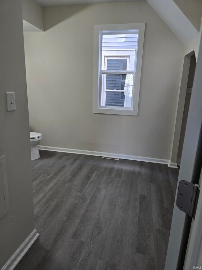 Building Photo - 3225 Dinnen Ave