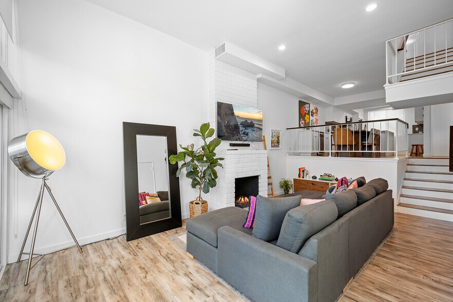 Building Photo - 5435 Yarmouth Ave