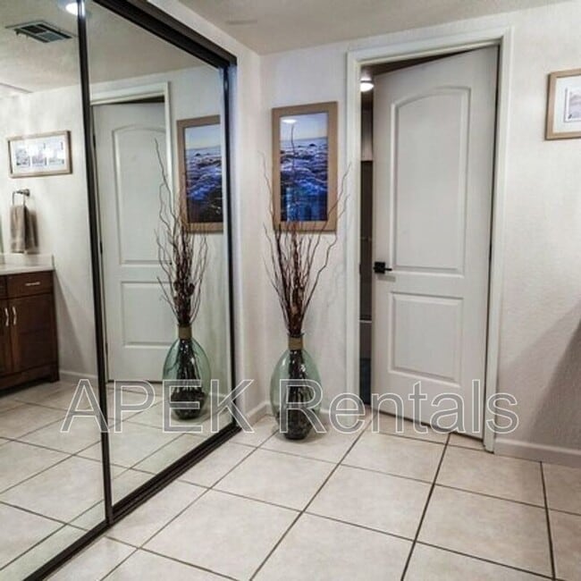 Building Photo - 2001 E Camino Parocela