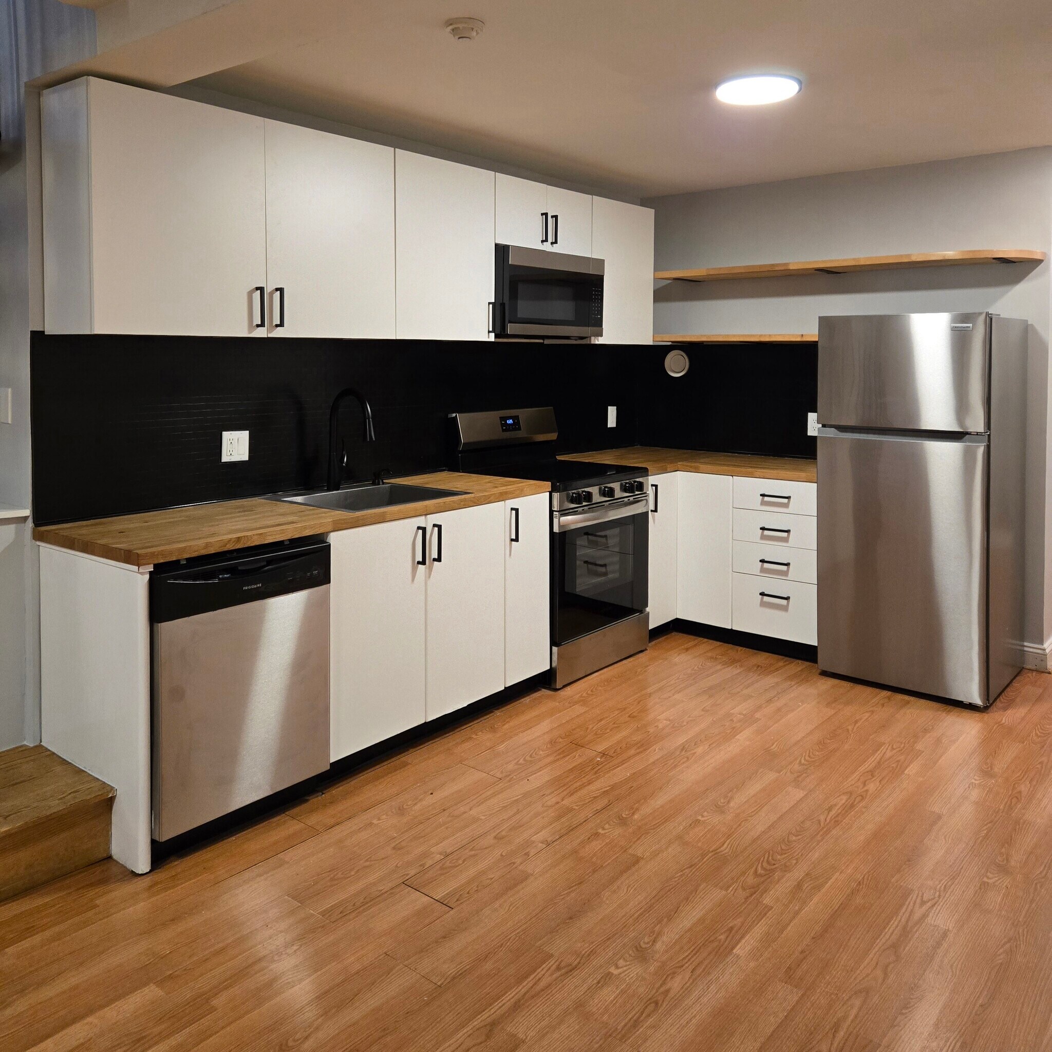 Kitchen - 1104 Pine St