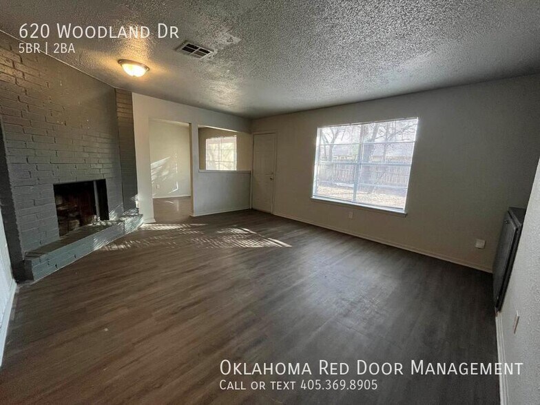 Building Photo - 620 Woodland Dr