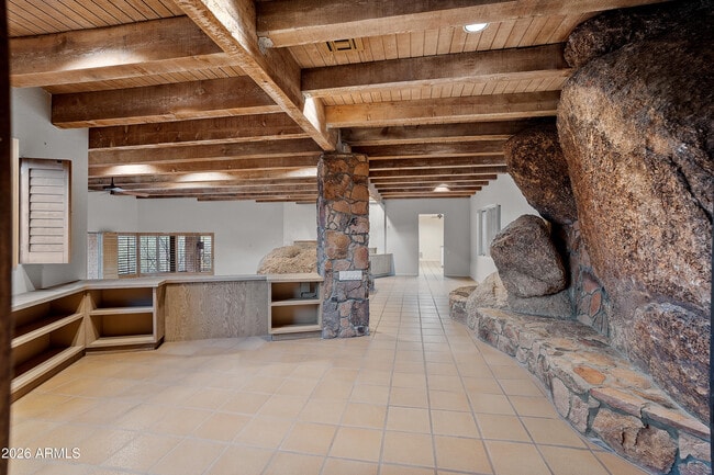 Building Photo - 6700 E Hawksnest Rd