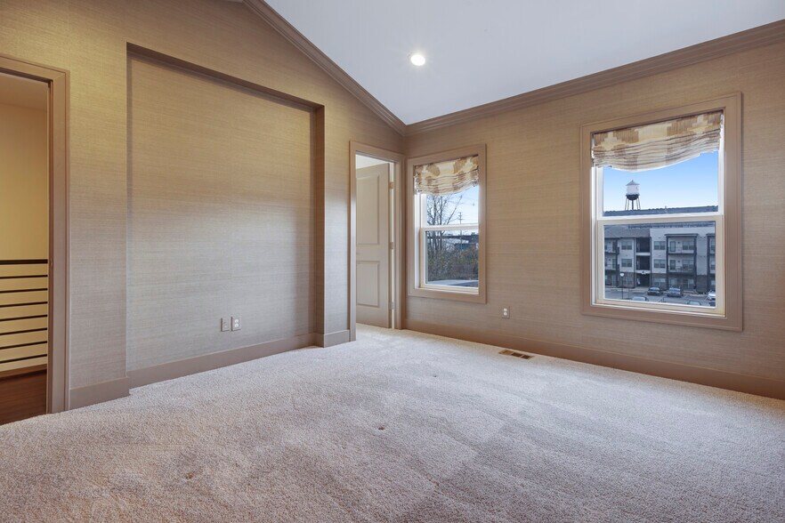 Primary bedroom - 764 N 6th St