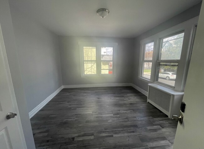 Building Photo - 1071 Grove St