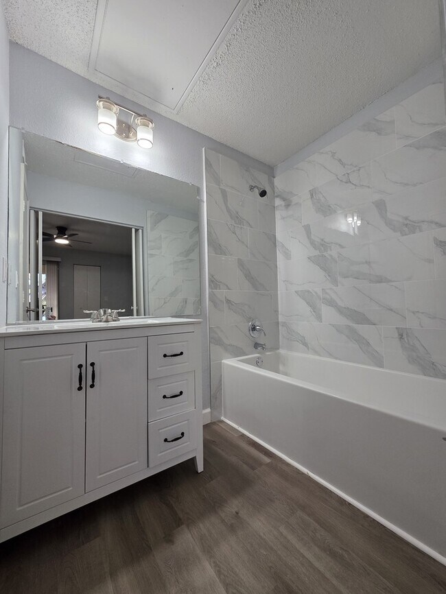 Building Photo - 12591 Equestrian Cir