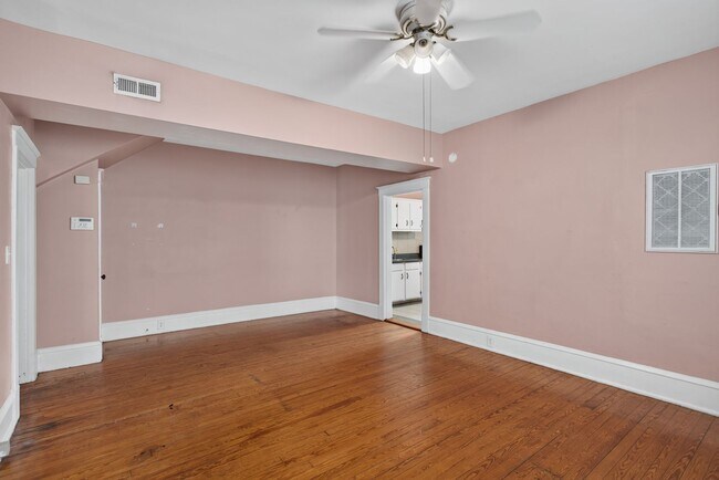 Building Photo - 325 50th St
