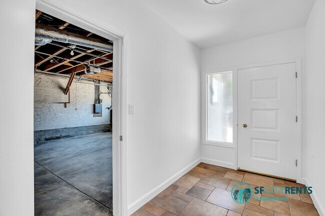 Building Photo - Silver Terrace: Updated Single Family Home...
