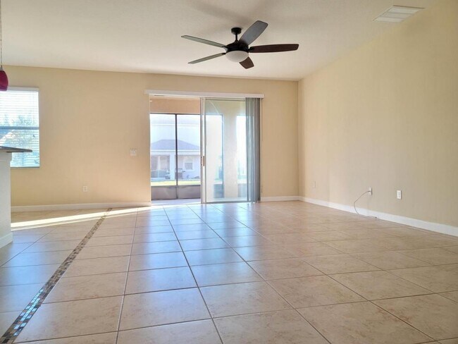 Building Photo - 15030 Evergreen Oak Loop