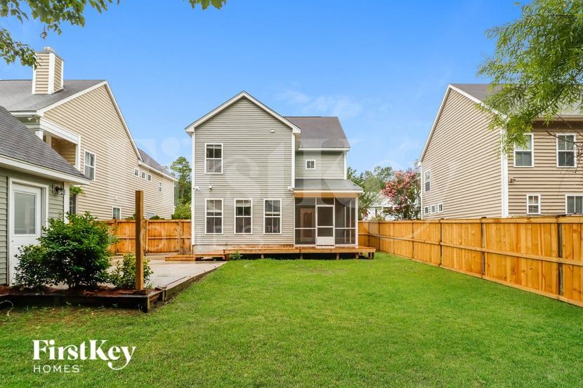 Building Photo - 577 Delafield Dr