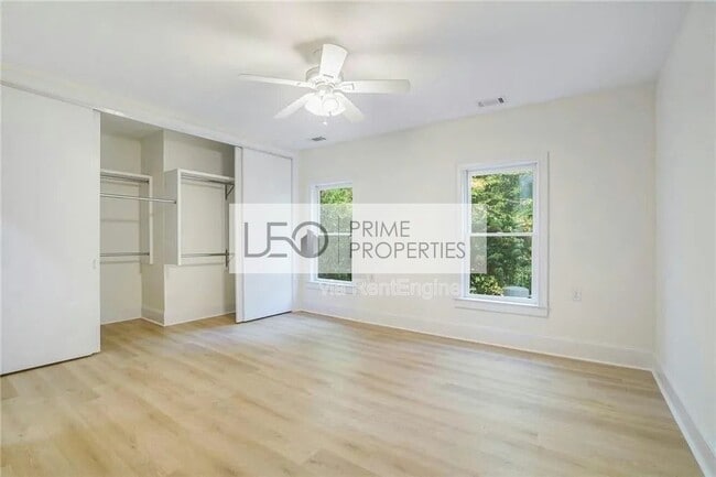 Building Photo - 2262 Meadowvale Dr NE