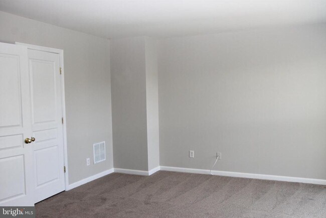 Building Photo - 157 Hudson Dr
